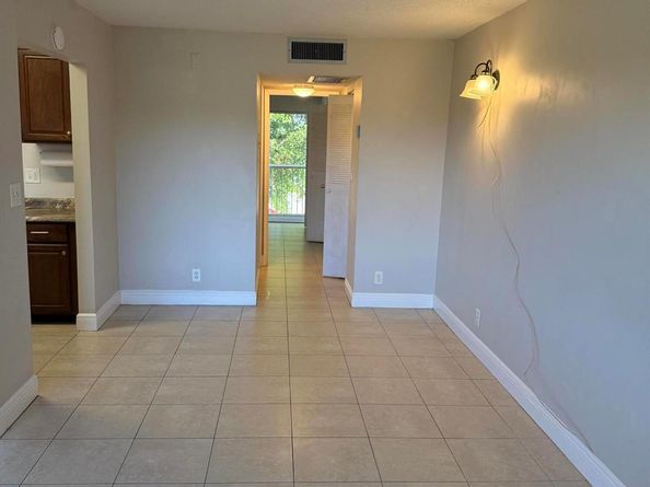 700 Village Green Court 320, Palm Springs FL 33461