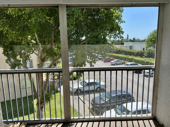 700 Village Green Court 320, Palm Springs FL 33461