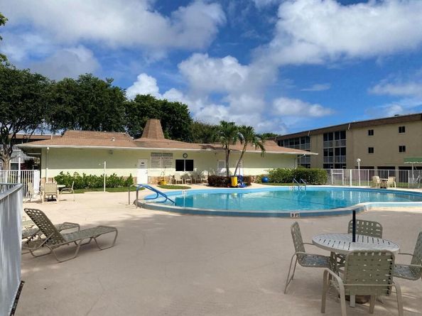 700 Village Green Court 320, Palm Springs FL 33461