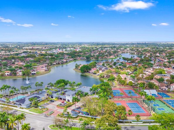 6557 NW 172nd Lane, Hialeah FL 33015