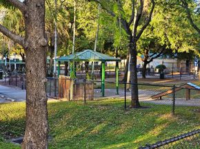 118 NW Royal Park Dr 2E, Oakland Park FL 33309