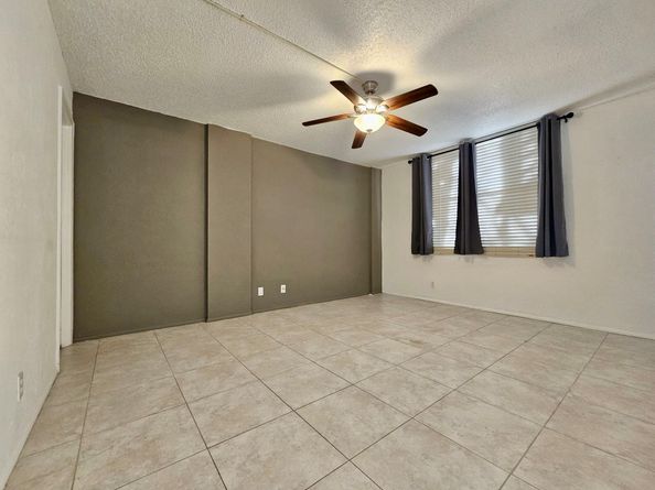 118 NW Royal Park Dr 2E, Oakland Park FL 33309