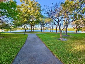 118 NW Royal Park Dr 2E, Oakland Park FL 33309