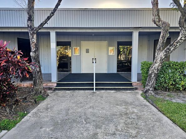 118 NW Royal Park Dr 2E, Oakland Park FL 33309