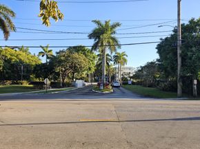 118 NW Royal Park Dr 2E, Oakland Park FL 33309