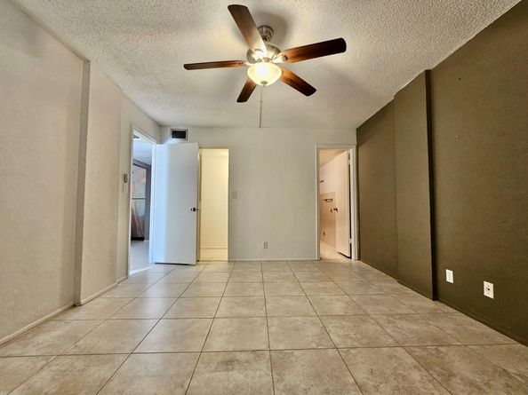 118 NW Royal Park Dr 2E, Oakland Park FL 33309