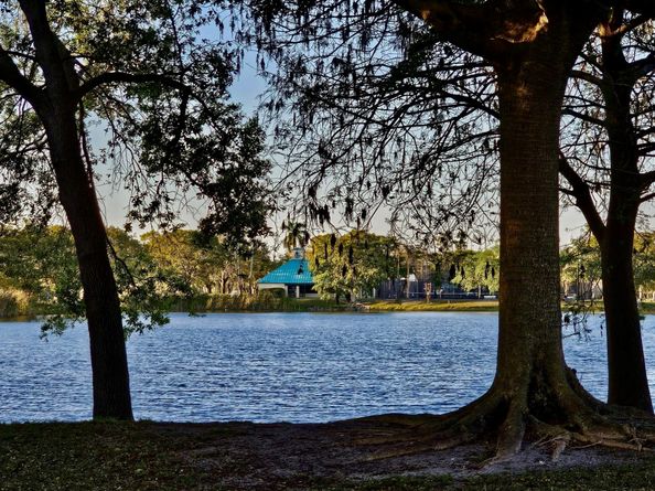 118 NW Royal Park Dr 2E, Oakland Park FL 33309