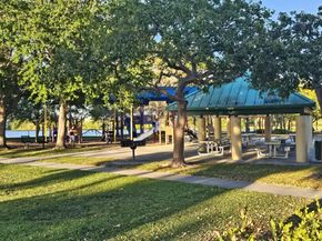 118 NW Royal Park Dr 2E, Oakland Park FL 33309