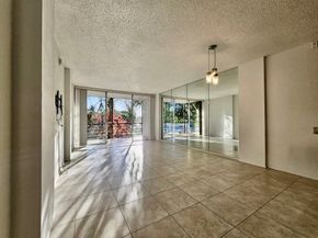 118 NW Royal Park Dr 2E, Oakland Park FL 33309