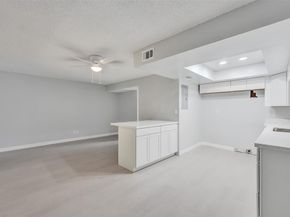 9 Madrid Ln, Davie FL 33324