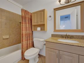 9 Madrid Ln, Davie FL 33324