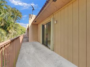 9 Madrid Ln, Davie FL 33324