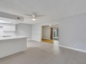 9 Madrid Ln, Davie FL 33324