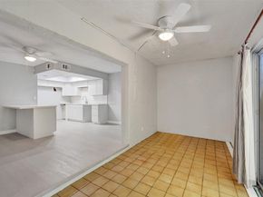 9 Madrid Ln, Davie FL 33324