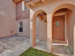 9 Madrid Ln, Davie FL 33324