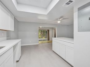 9 Madrid Ln, Davie FL 33324