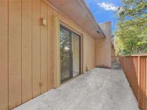 9 Madrid Ln, Davie FL 33324