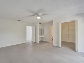 9 Madrid Ln, Davie FL 33324