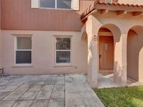 9 Madrid Ln, Davie FL 33324
