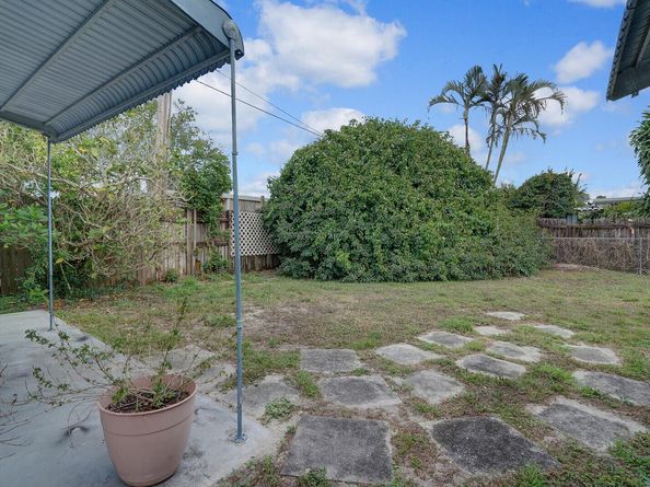 864 Caroline Avenue, West Palm Beach FL 33413