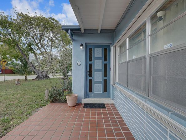 864 Caroline Avenue, West Palm Beach FL 33413