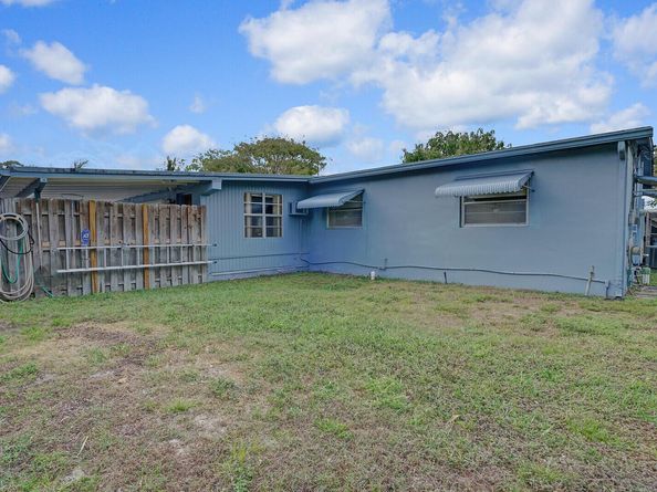 864 Caroline Avenue, West Palm Beach FL 33413