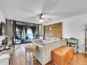 8592 W Sunrise Blvd 206, Plantation FL 33322