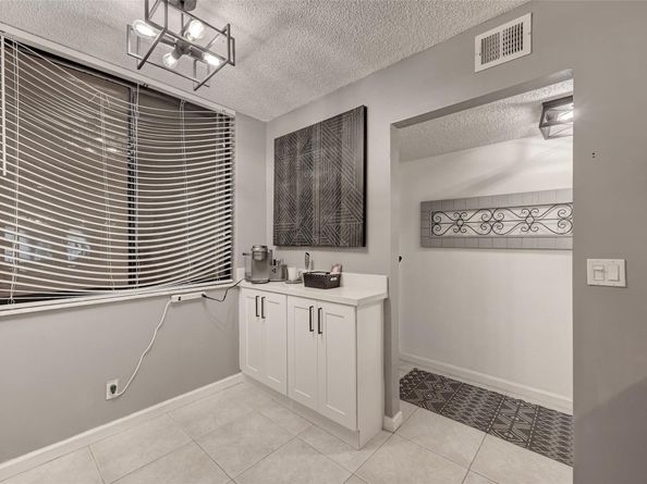 8592 W Sunrise Blvd 206, Plantation FL 33322