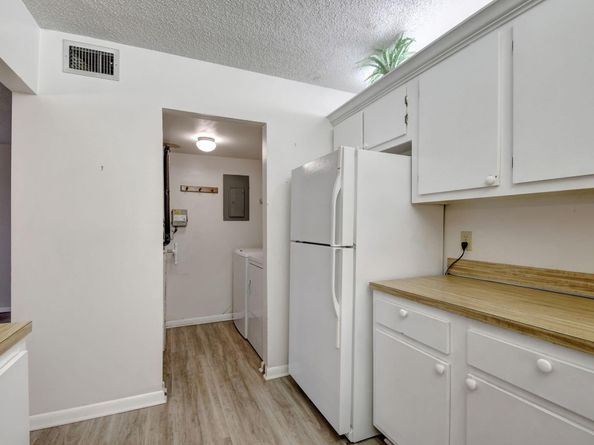 325 Knotty Pine Circle C1, Greenacres FL 33463