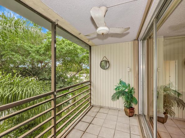 118 Royal Park Dr 4G, Oakland Park FL 33309