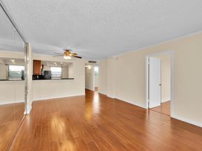 118 Royal Park Dr 4G, Oakland Park FL 33309