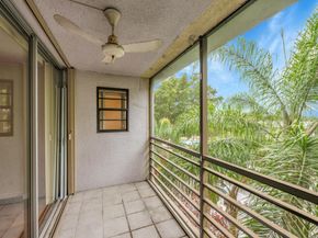 118 Royal Park Dr 4G, Oakland Park FL 33309