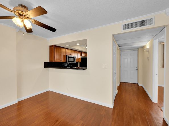 118 Royal Park Dr 4G, Oakland Park FL 33309