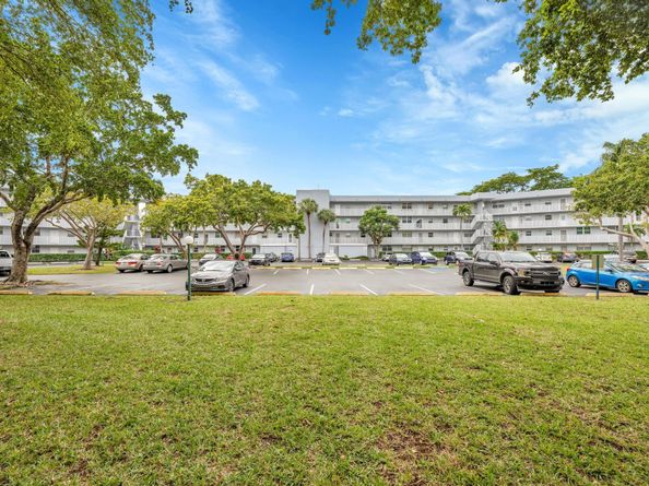 118 Royal Park Dr 4G, Oakland Park FL 33309