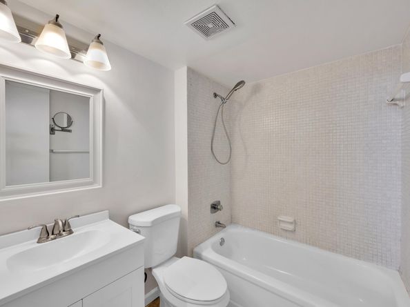 118 Royal Park Dr 4G, Oakland Park FL 33309