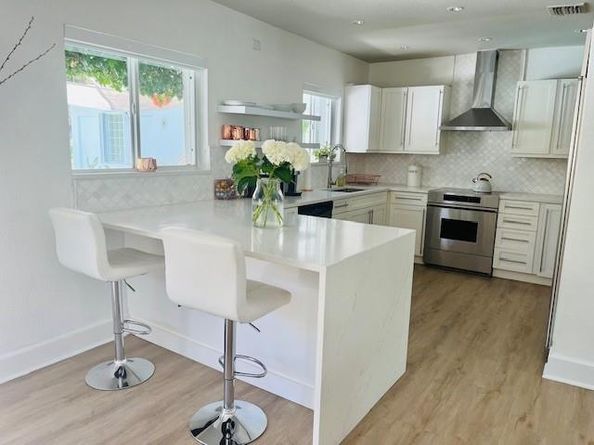 1910 NE 17th Ter, Fort Lauderdale FL 33305