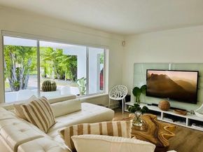 1910 NE 17th Ter, Fort Lauderdale FL 33305