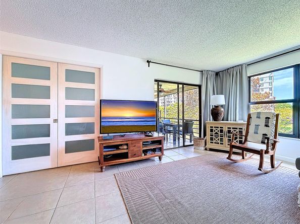 2311 S Cypress Bend Dr 319, Pompano Beach FL 33069