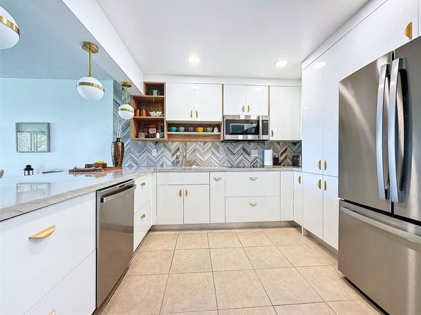 2311 S Cypress Bend Dr 319, Pompano Beach FL 33069