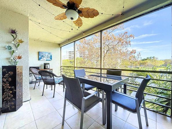 2311 S Cypress Bend Dr 319, Pompano Beach FL 33069