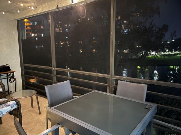 2311 S Cypress Bend Dr 319, Pompano Beach FL 33069
