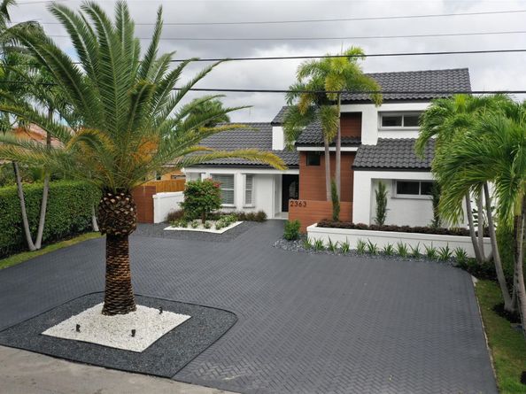 2363 SE 15th St, Pompano Beach FL 33062