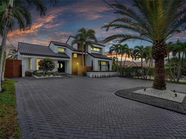 2363 SE 15th St, Pompano Beach FL 33062
