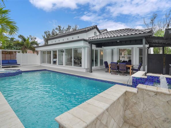 2363 SE 15th St, Pompano Beach FL 33062