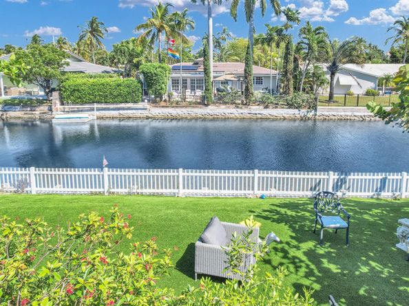 4000 NE 16th Avenue, Oakland Park FL 33334