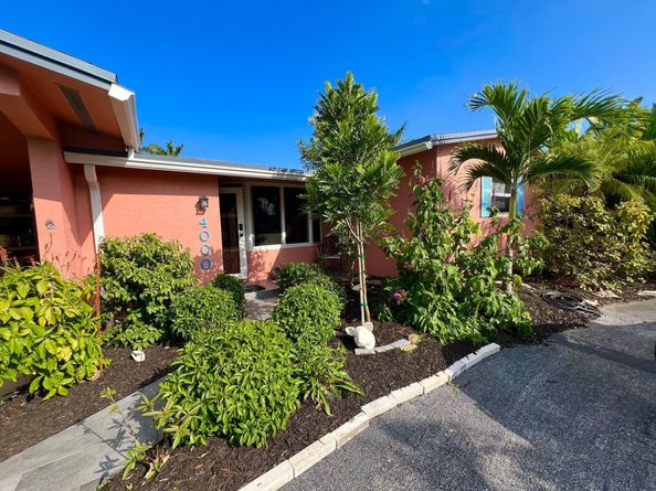 4000 NE 16th Avenue, Oakland Park FL 33334