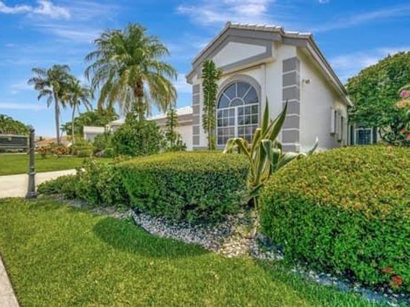 11917 Fountainside Cir, Boynton Beach FL 33437