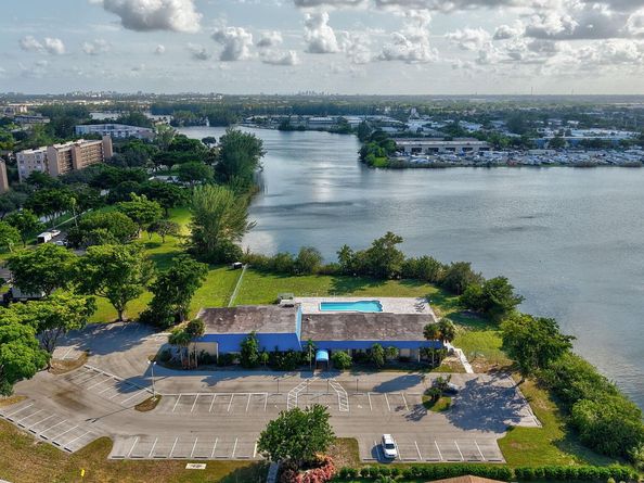 4741 NW 13th Avenue, Deerfield Beach FL 33064