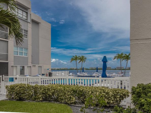 1516 S Lakeside Drive 205, Lake Worth Beach FL 33460