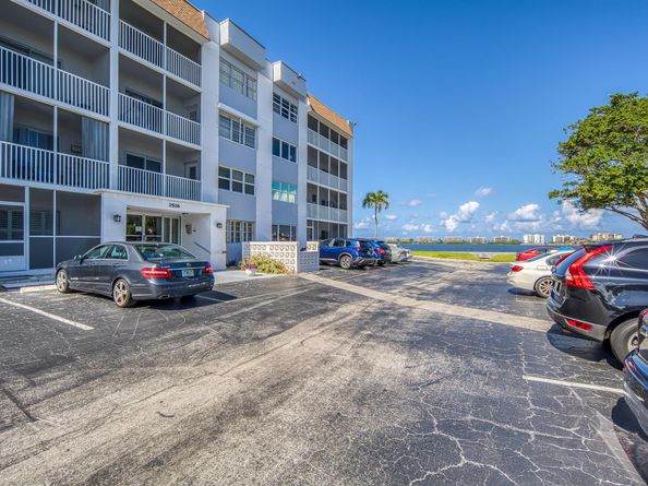 1516 S Lakeside Drive 205, Lake Worth Beach FL 33460